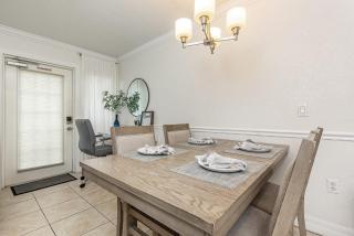Heat of Siesta Village Walk to Beach w heated Pool - Siesta Key - 3