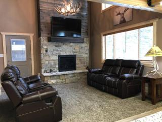 Heated Floors, Hot Tub, Grill - Island Park - 8
