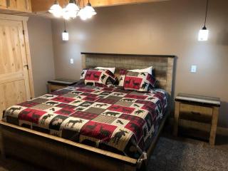 Heated Floors, Hot Tub, Grill - Island Park - 7