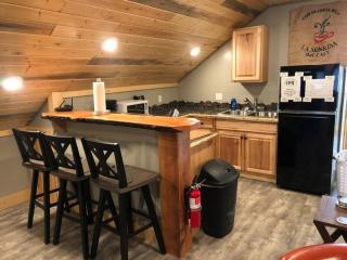 Loft, Kitchen, Washer,Dryer - Island Park - 5