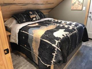 Loft, Kitchen, Washer,Dryer - Island Park - 4
