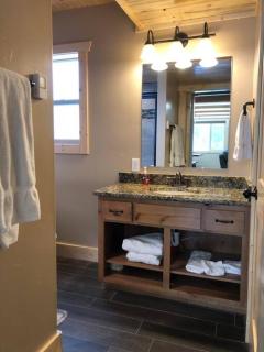 Yellowstone Park, Hot Tub - 3