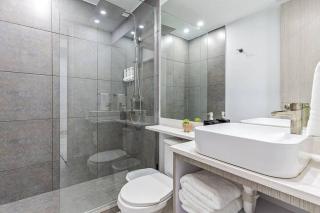 NEW Deluxe 5 BDR 4Bath Pool and BBQ! - Oranjestad - 7