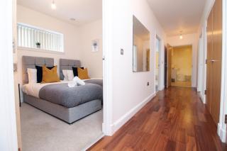 Modern City Apartment , 2-Bed, En-Suite, Central - 2