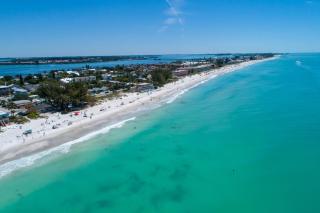 Pet-Friendly And Really Close To Beach! - Bradenton Beach - 9