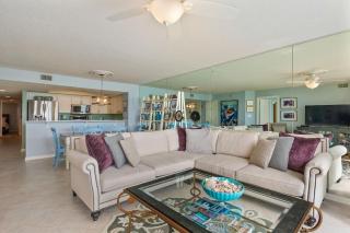 408 COV Atlantic Breeze Oceanfront Top Floor Villa 2 Pools - Folly Beach - 3