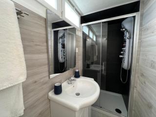 Bright Tiny Studio - Shared Pool & Sauna - Free Parking - Air condition - Muralto - 1