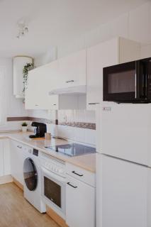Casa Mahalo - Modern Apartment with Pool, Minutes from Spectacular Beaches - Parque Holandes - 1
