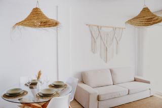 Casa Mahalo - Modern Apartment with Pool, Minutes from Spectacular Beaches - Parque Holandes - 0