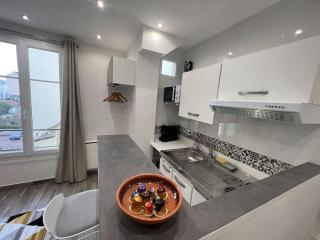 Quiet & bright studio 15min away from Paris - Bondy - 1