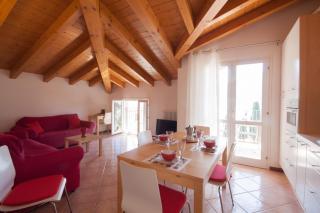 Casa del Sole - sleeps 4 with shared pool - Pianello Del Lario - 7
