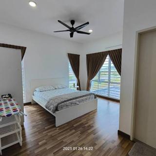 Prima Guest House - Puncak Alam Homestay Mus-lim friendly - 1