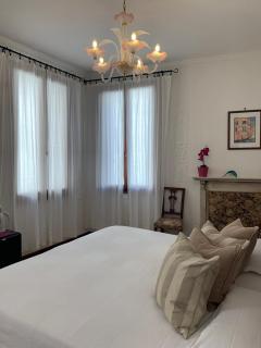 B&B Al Teatro with canal view - Veneza - 7