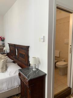 B&B Al Teatro with canal view - Veneza - 9