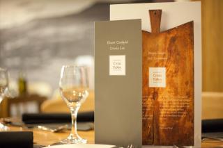 Cross Foxes - Bar Grill Rooms - 2