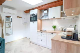 AUBERNON Luxurious, Newly Renovated flat in heart of Old Antibes - Antibes - 3