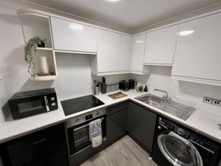 Charming 1BR Next to The Lanes by Sullivan Stays - Brighton & Hove - 7