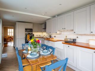 Trinity Cottage - Shottery - 4