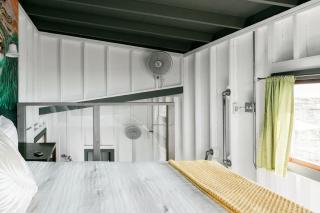 THE PHOENIX HOUSE - EPIC Tiny Home Gem on Volcanic Lava Field! - 1