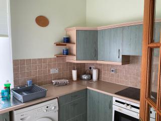 Courtyard Cottage Free Parking - 3