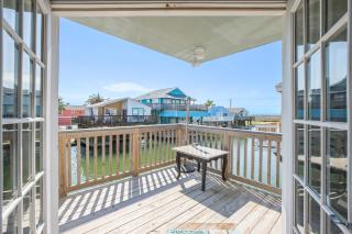 Bungalow by the Bay - Galveston - 3