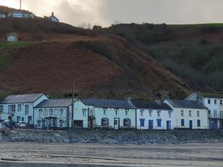 Dolgoy Coach House Loft - 1