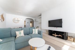 Dona Lola Patricia - Spacious 3 bedroom top floor apartment with uninterrupted sea views - Only a few meters to Calahonda beach - Costa del Sol - CS188 - 2