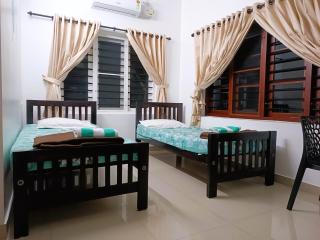 PRAKRITI HOMESTAY Fortkochi Air Conditioned Rooms - Cochin - 9