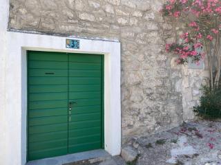 A Cozy Home In the Heart of Old Murter, Croatia - Murter - 9