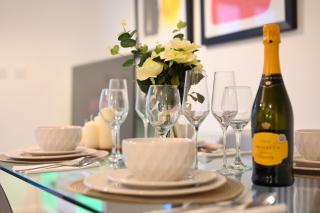 Luxury 4 Bed House with Gated Parking in the Heart of Birmingham! - 9