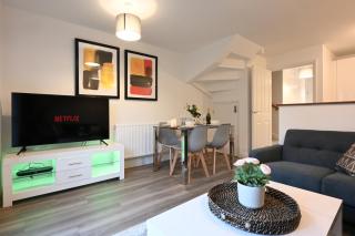 Luxury 4 Bed House with Gated Parking in the Heart of Birmingham! - Birmingham - 5