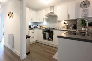 Luxury 4 Bed House with Gated Parking in the Heart of Birmingham! - Birmingham - 3