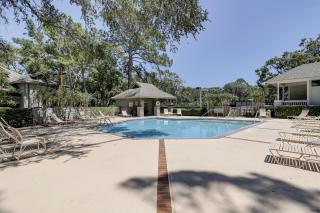 7825 Centrecourt - 6