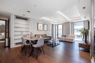 New Build-Air Con-2 Bedroom-Two Bathrooms Apt 2 - Londra - 0