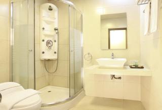 Gumilang Regency Hotel - Bandung - 5