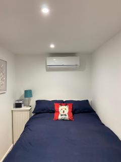 Lindas LODGE Free PARKING air con plus provisions included - Hove - 2