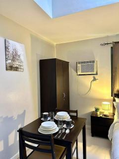 22-A Cozy condo near Greenbelt with free WIFI and Netflix - Manila - 3