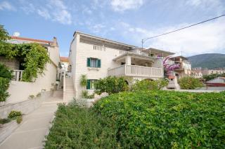 Apartments Klisovic - Bol - 0