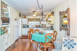 Pine Retreat Cottage - 8