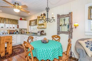 Pine Retreat Cottage - 5