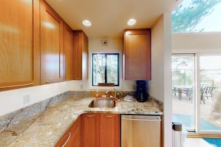 Happy Clam Hideaway - 2