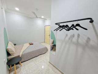 Air-home M9 Simpang near Aulong Econsave, 4BR, 10pax, Netflix - 3