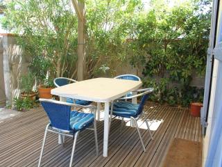 Maison cosy avec terrasse, clim et parking, à 250m de la plage - FR-1-229C-662 - 0