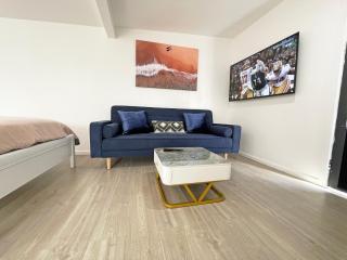 Beachside Compact Backyard Cabin near Mentone - 2