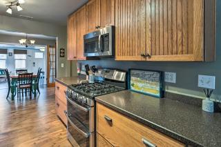 Walk to Delavan Lake Extended Stay Home with Yard - Delavan - 4