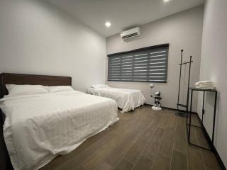 5000 SQFT BRAND NEW Semi-D Hype Home 10pax - 7