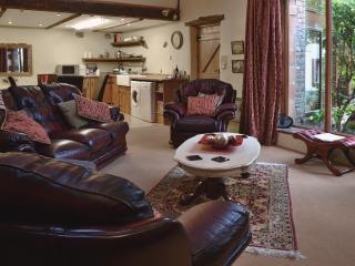 Lilac Barn - Newton Reigny - 9