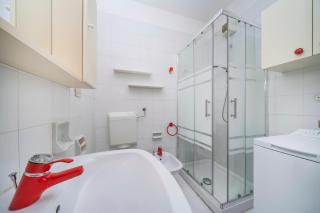 GuestHost - Zia Dina APT - with Balcony - 7