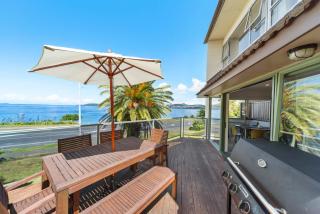 Lakeside Terrace - Taupo Holiday Home - 0