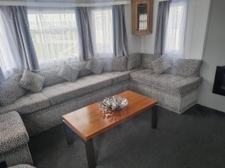 S295 3 BED DELUXE PET FRIENDLY CARAVAN - Chapel Saint Leonards - 9